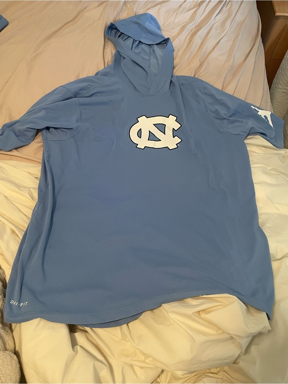 Jordan UNC Carolina Basketball blue Short Sleeve hoodie with White UNC Logo